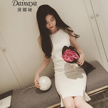 黛娜婭（Dainaya） 純色 露肩 連衣裙