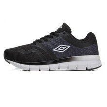 茵寶（Umbro）跑步鞋黑/白UCB90706-03 35以下