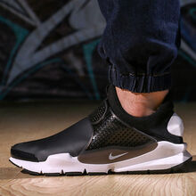耐克(Nike)跑步鞋黑色/白色911404-001 40