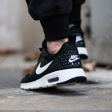 耐克（NIKE）跑步鞋Air Max休閑運動(dòng)705149-009 