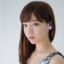 七彩耳釘