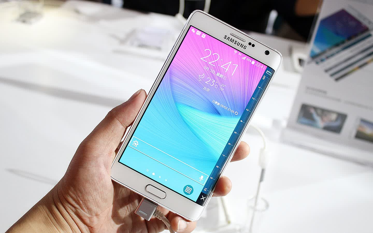 三星note7是曲面屏吗_小米电视曲面屏是oled屏吗_三星s7是曲面屏吗