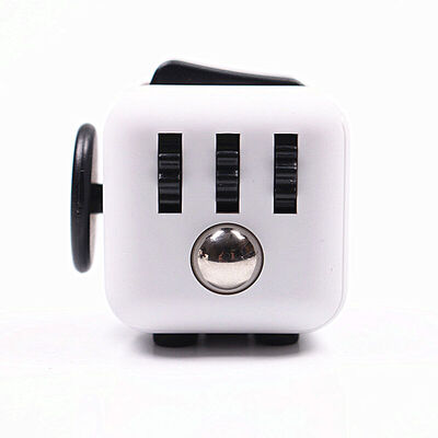 优莱客 减压玩具 创意减压魔方 骰子 白黑色小礼