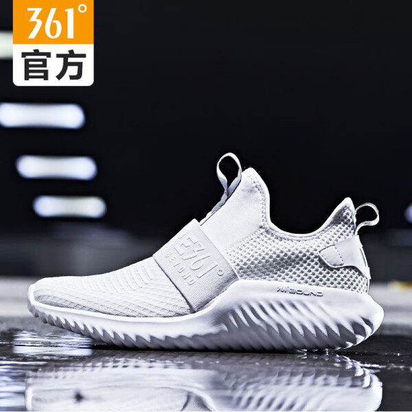 低帮,健康,运动鞋,透气,好伴侣 低帮,健康,运动鞋,透气,好伴侣