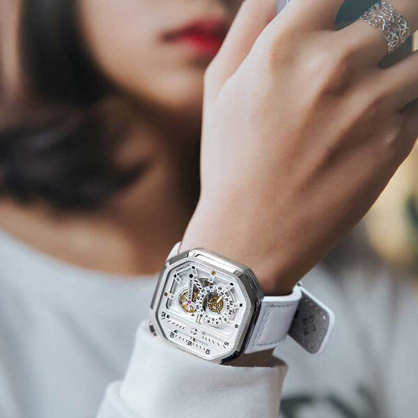 女表,展現(xiàn),機(jī)械,精致,獨(dú)特,魅力