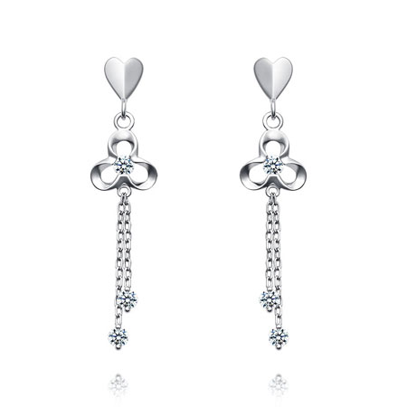 伟德国际铂金耳钉的价格大概有多少