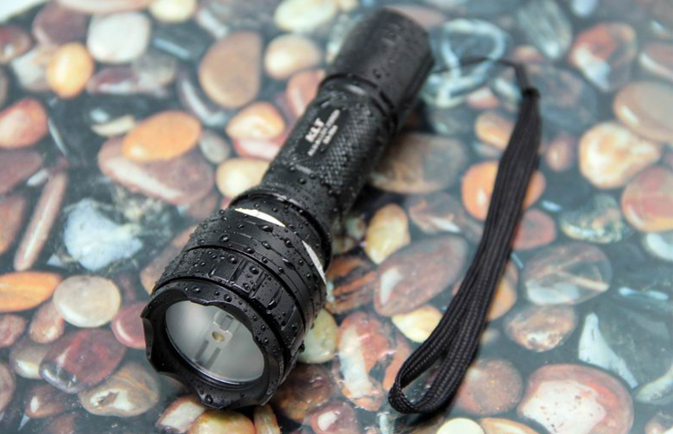 KLT快灵通 强光LED充电式手电筒防身远射应急灯 探洞户外照明骑行防水