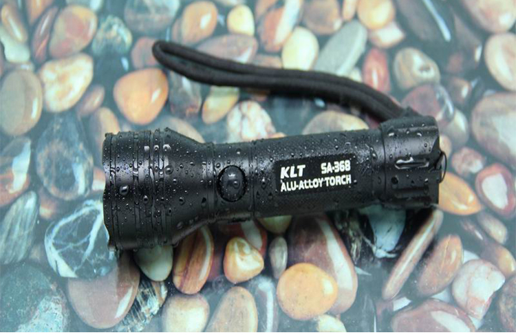 KLT快灵通 SA-368 LED铝合金 冲电式强光电筒 军工级 防水防雨 手感好