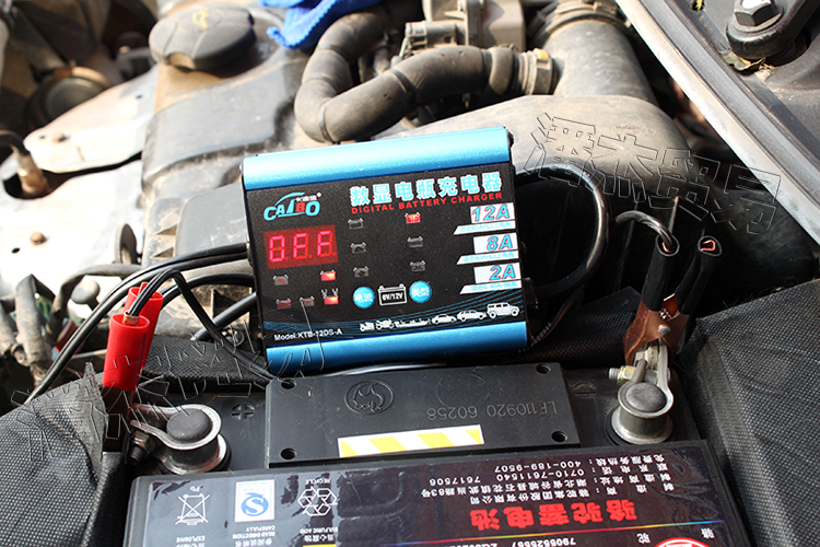 卡途宝12V汽车电瓶充电器车载蓄电池充电器 