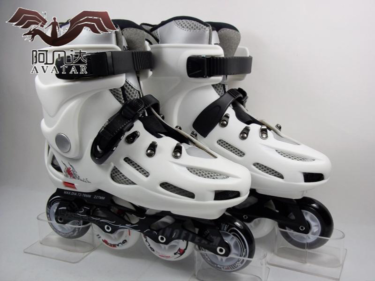 单排溜冰鞋白色便宜价格 白色溜冰鞋包邮质量