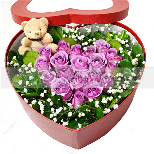 <em>三八妇女节鲜花快递</em>玫瑰花浪漫心形礼盒装 费