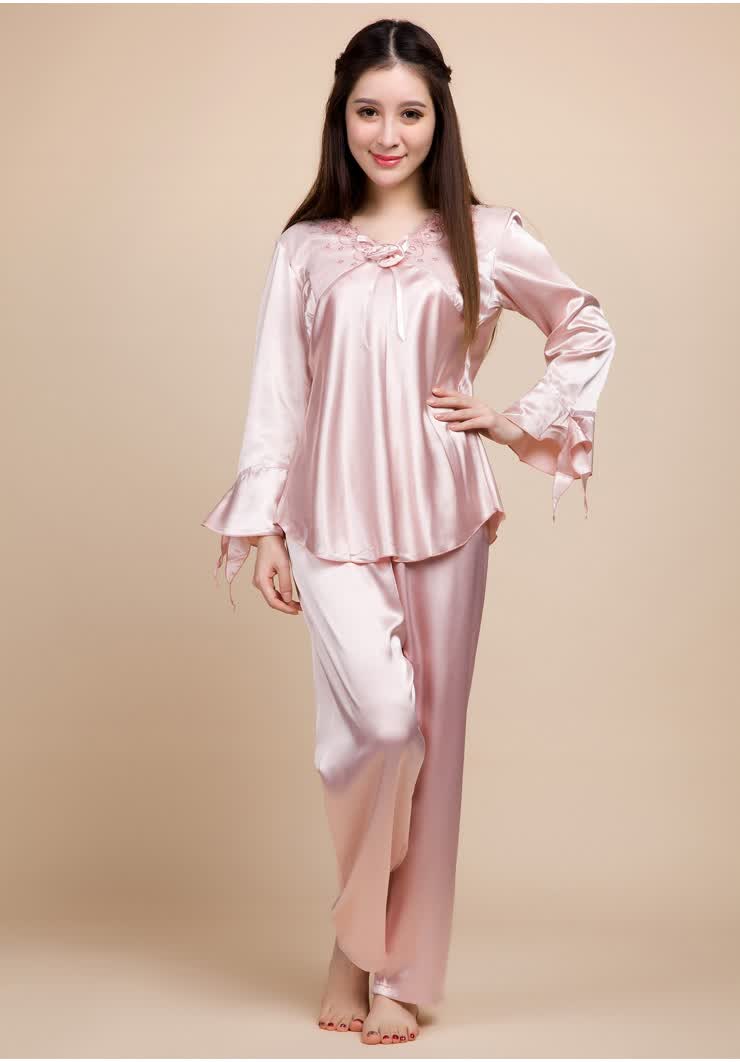 贝诗维迪 春夏季新款 女士仿真丝<em>长袖睡衣套装</em>