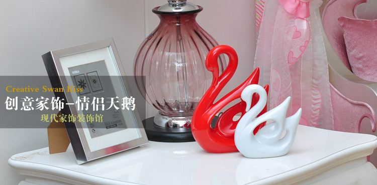 乐享瓷艺 景德镇乐享陶瓷 摆件 时尚创意家居装饰结婚礼品 天鹅 小红大白