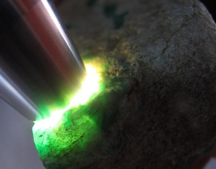 SupFire S8专业照玉石强光手电筒 赌石珠宝鉴