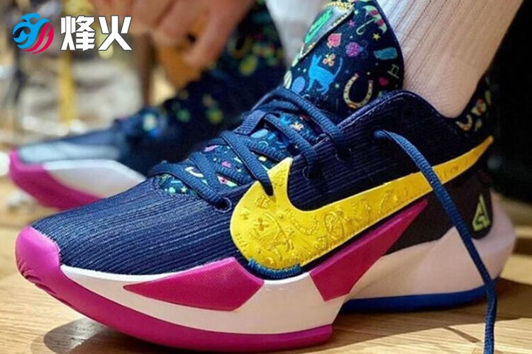 烽火体育 nike zoom freak 2 耐克 字母哥2代 白绿男子篮球鞋 da0908