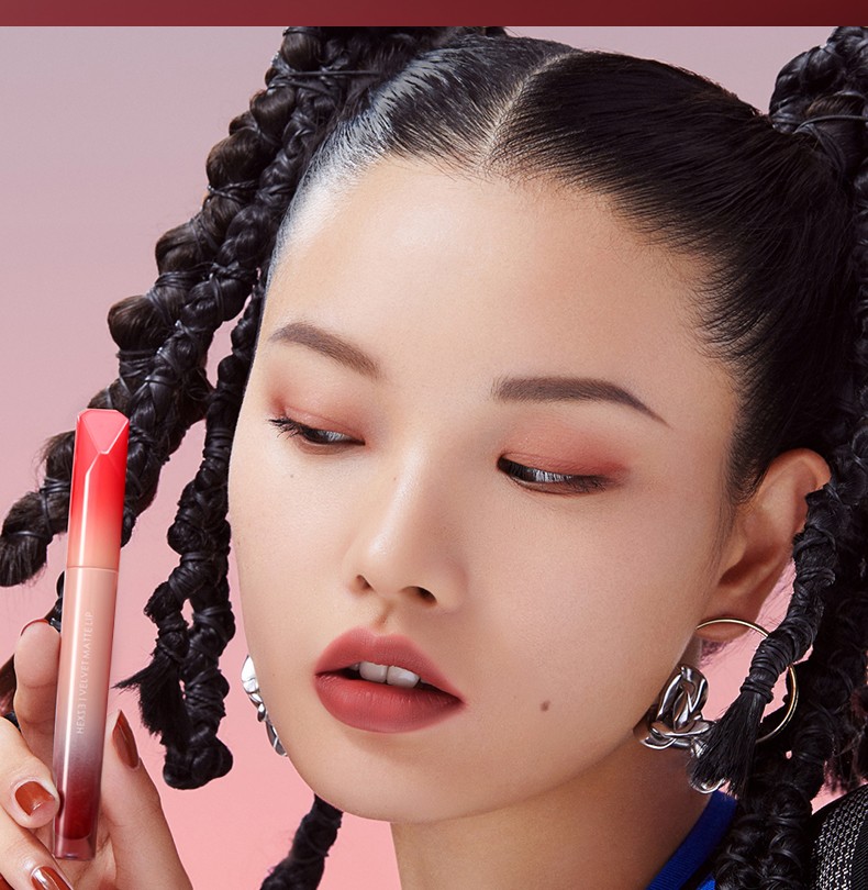 韩熙贞（HEXZE） 丝绒雾面哑光唇釉学生保湿唇彩唇蜜口红防水不沾杯不易掉色 #M66颠覆（枫橘棕）