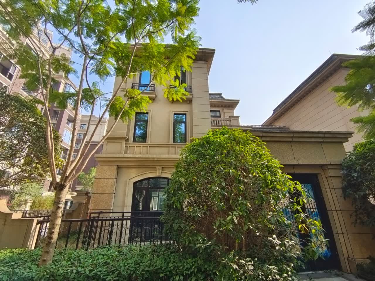 成都万锦城•花千墅现房叠拼别墅特价房-金融资产-京东资产交易
