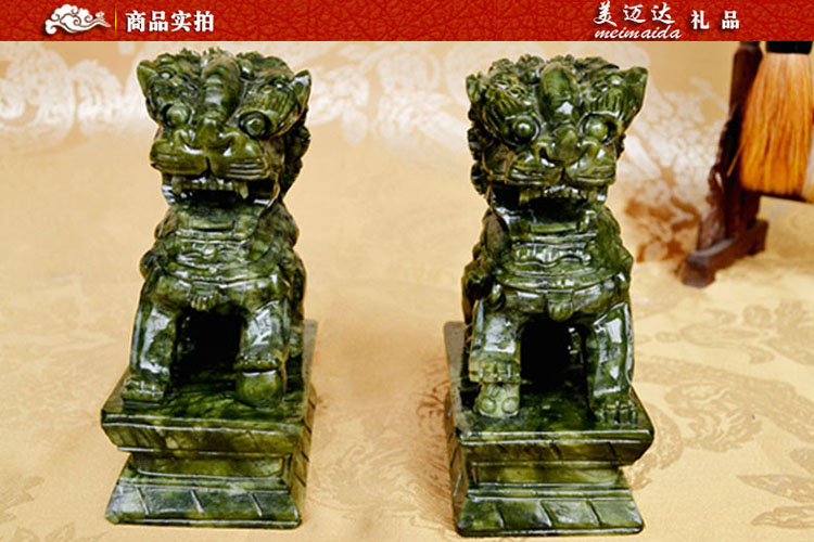 
                                        美迈达 南玉石头狮子摆件家居客厅装饰摆设工艺礼品博古架玉石艺术品北京看门狮                