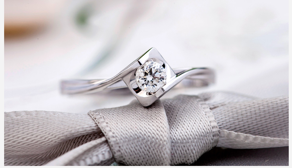 我爱钻石网 天使之吻18k白金钻石戒指女戒结婚戒指订婚女款钻戒 18k
