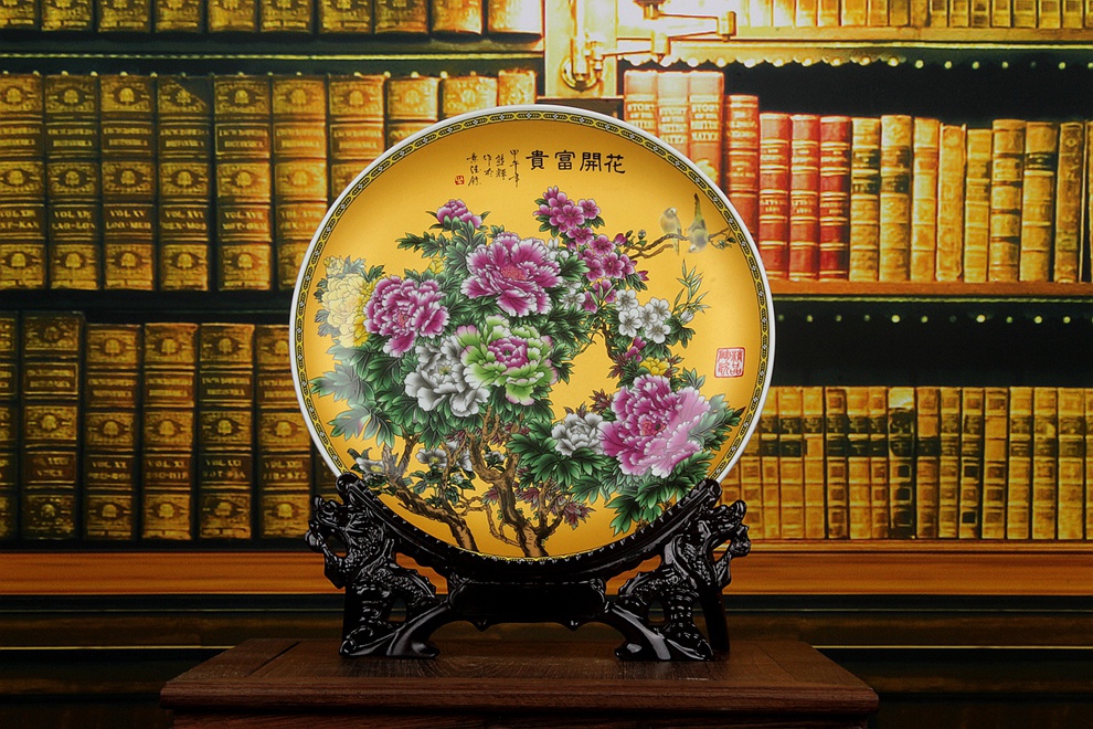
                                                            【正常发货】景德镇陶瓷器金色孔雀牡丹富贵挂盘粉彩装饰盘子装饰工艺品办公室客厅摆件工艺品摆设国风古典 富贵图凤凰盘+龙头底座                
