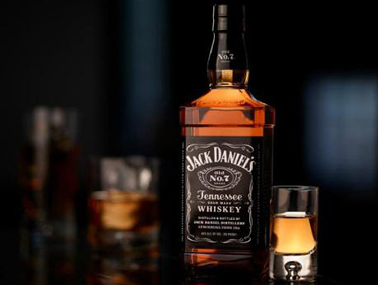 美国 杰克丹尼威士忌吉他礼盒 700ml_历史最低价格_就买酒