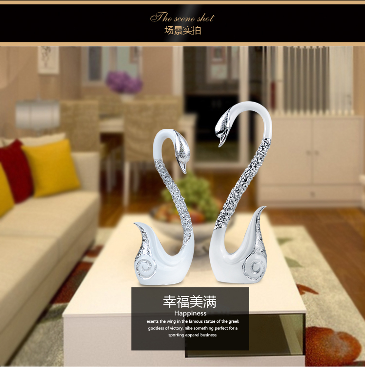 
                                        凡想 家居饰品摆件客厅摆设艺术品创意家居玄关摆饰送朋友结婚礼物情侣天鹅摆件 大号白+金长脖子天鹅一对                