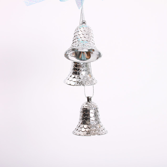 
                                        诺琪 圣诞树装饰品 20cm字母牌带铃铛花款 场景装饰挂件 节庆饰品 银色                