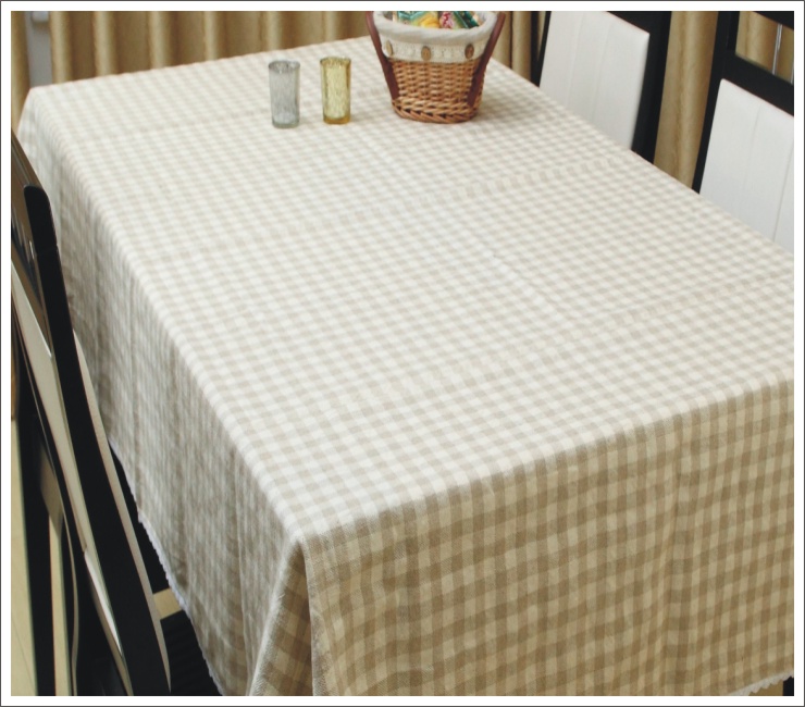 桌布装饰的格子画