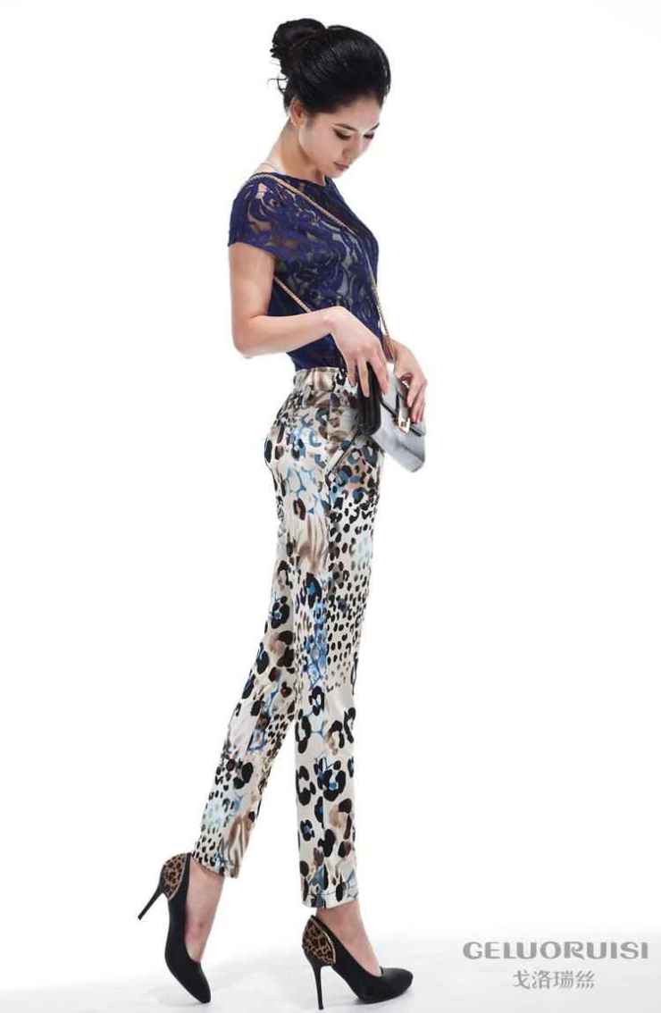 <em>戈洛瑞丝女裤</em>2013新款雪纺哈伦裤 女 夏涂鸦花