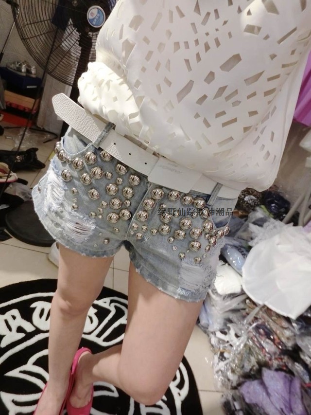 2014新<em>欧美</em>时尚金属珠珠铆钉重工<em>磨破牛仔短</em>
