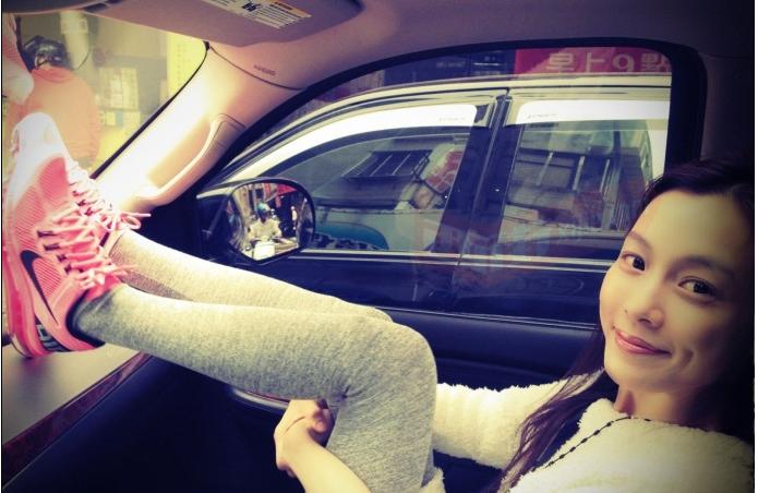 <em>耐克</em>/<em>NIKE女鞋</em>2013新款正品AIR MAX全掌气垫