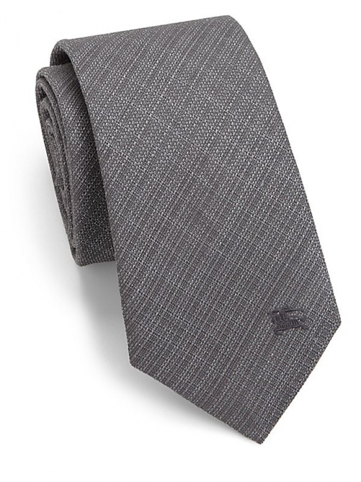in linen and silk with a slight texture, this dress essential is