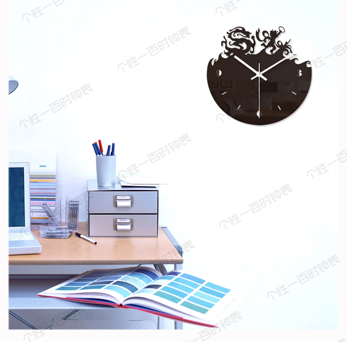 
                                        个性一百哪吒戏龙 创意时钟个性订制亚克力时钟石英钟壁饰客厅装饰 黑色 12英寸 30*30                