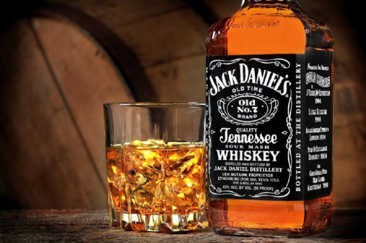 美国洋酒 杰克丹尼威士忌 jack daniels 正品行货 世界十大名酒 如图 700ml_历史最低价格_就买酒