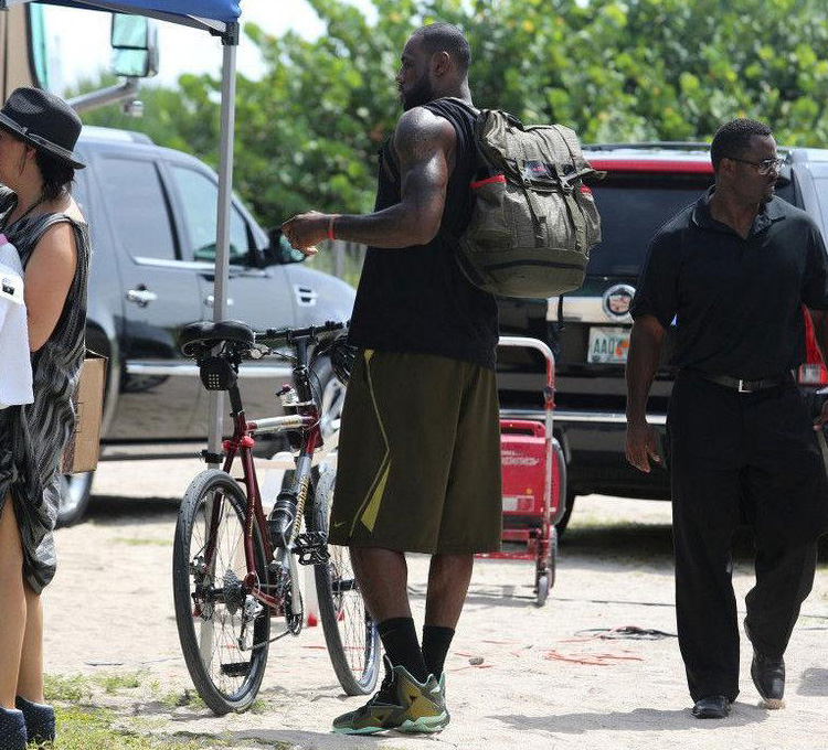 耐克Lebron XI LBJ11詹姆斯限量男子篮球鞋 6