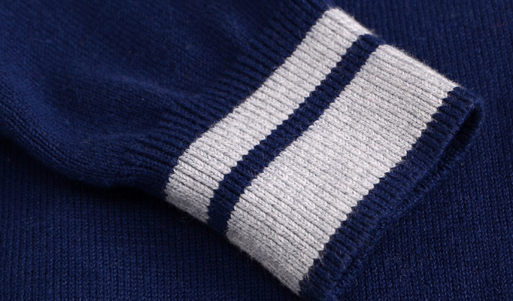 毛衣袖口锁边完美,厚实防风保暖