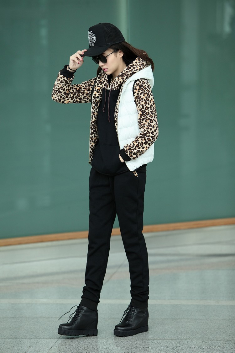 卫衣套装女三件套豹纹<em>羽绒棉马甲</em> 马车<em>红</em> XL在