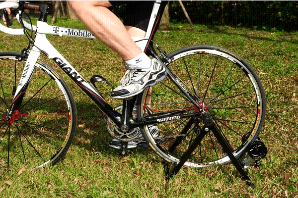 公路车山地车骑行台 停车台 自行车 室内训练台 自行车配件骑行装备