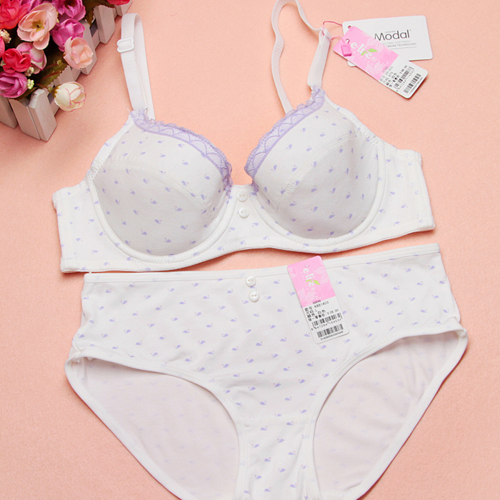 <em>怡兰芬少女文胸罩</em>正品软钢圈聚拢调整型学生内