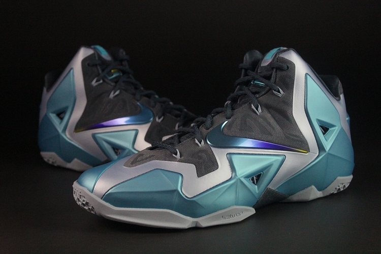 NIKE 耐克 LEBRON XI 詹姆斯战靴 LBJ11 伽马