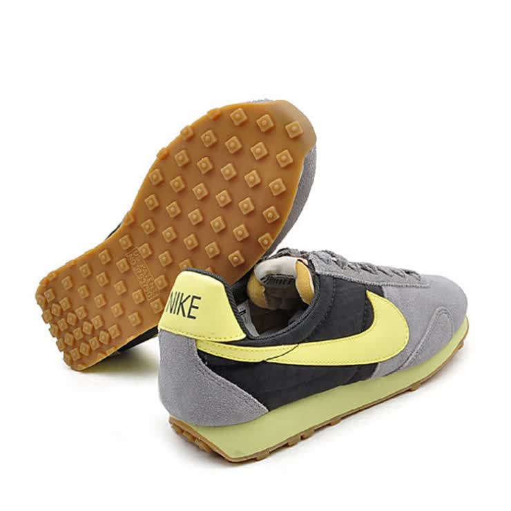 <em>耐克</em>(<em>Nike</em>)2013新款<em>女子阿甘跑步鞋</em>555258-4