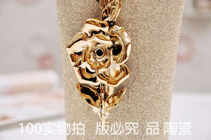 
                                        【轩品阁】欧式花瓶陶瓷套装现代时尚复古玫瑰花瓶干花花插客厅家装摆件饰品 金色                