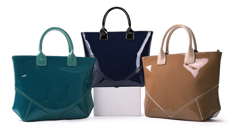 稻草人女包手提包哪里买卖比较好的 稻草人女