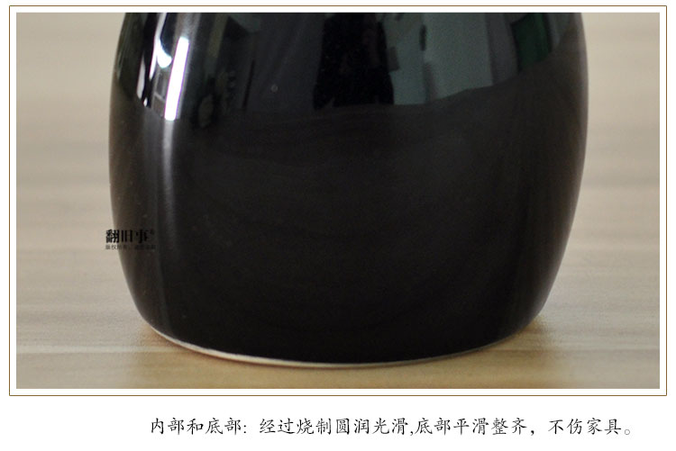 
                                        翻旧事 现代时尚陶瓷花瓶摆件简约工艺品家居装饰品创意抽象摆设黑白极简 2011B白                