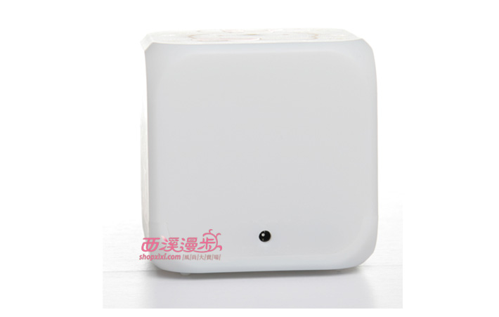 斌俊 TK猫七彩钟/心情减压钟/七彩变色闹钟/带温度计 日期 叮当猫七彩钟 闹钟+USB线+电源插头