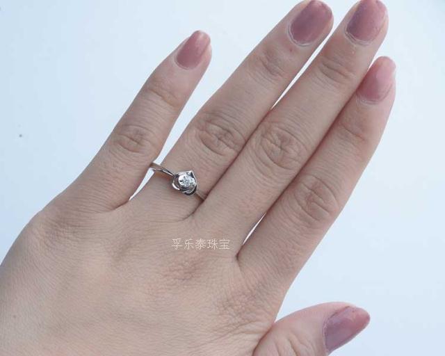 孚乐泰 钻戒<em>女士</em>钻戒爱在心中 结婚求婚<em>戒指</em> 钻