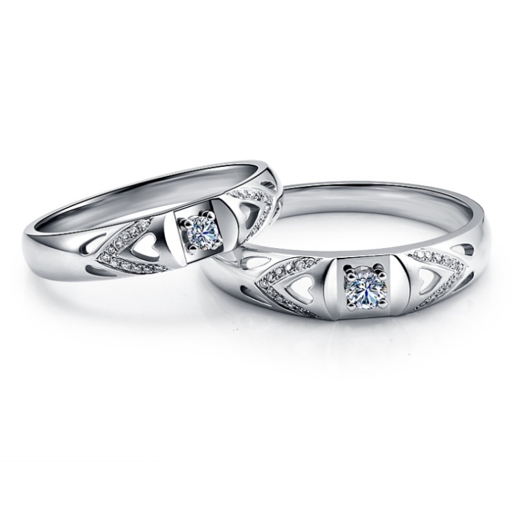 伟德bv1946官网摩纳哥王妃夏琳翻身仗！流泪新娘熬过13年婚戒冠冕齐戴破离婚谣言