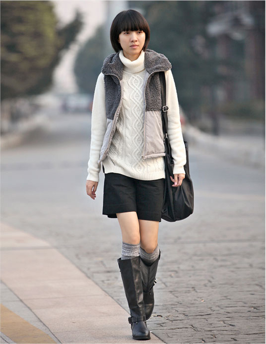 艾米 AMII 麻花纹弧形高领<em>羊毛</em>衫/打底<em>毛衣</em> 111