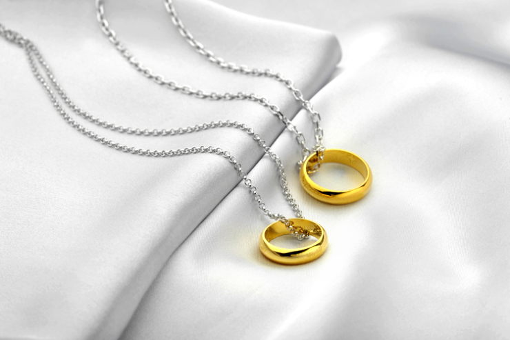 伟德bv1946官网-金价暴跌抄底者狂欢：黄金牛市还能挺住吗