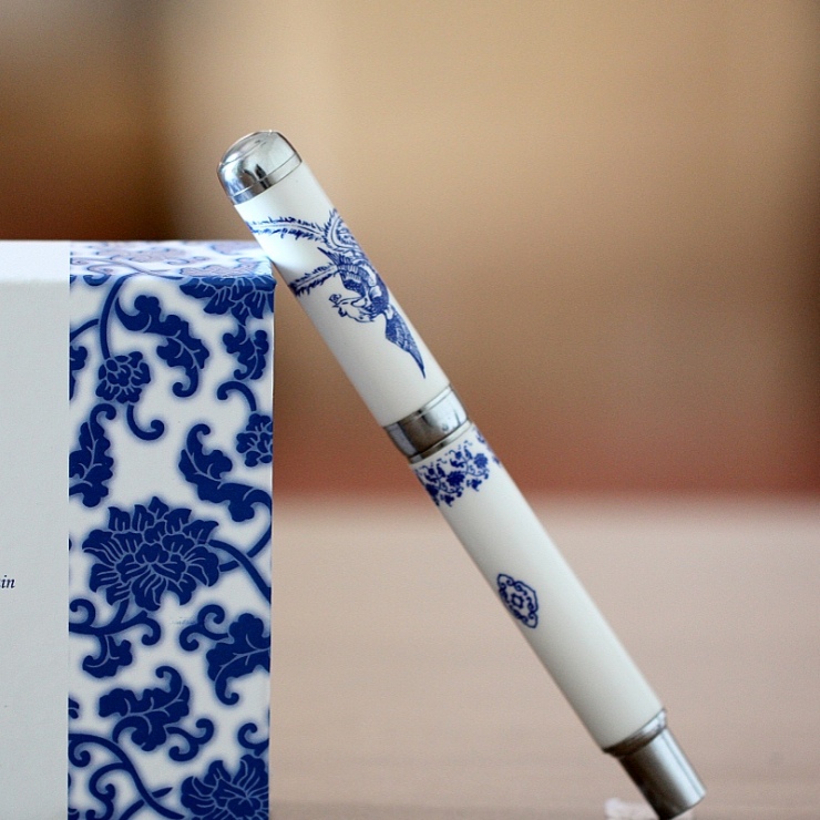 九瓣花 青花瓷笔 凤纹款签字笔 送女老师教师节